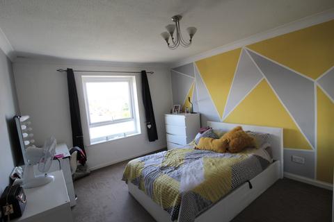 2 bedroom flat to rent, Fairmile Road, Christchurch, BH23