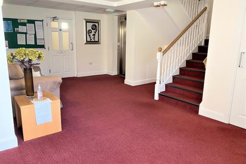 1 bedroom flat for sale - Ashcroft Place, Epsom Road, Leatherhead, KT22