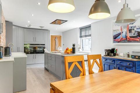 3 bedroom flat to rent, Holly Terrace, Highgate, N6