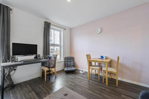 2 bedroom maisonette to rent, Maidenhead, Berkshire, SL6