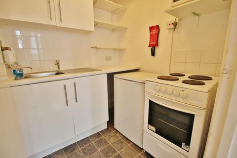 Studio to rent, Torrington Park, North Finchley N12