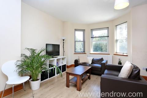 3 bedroom flat for sale, Gordon Road, London, W5