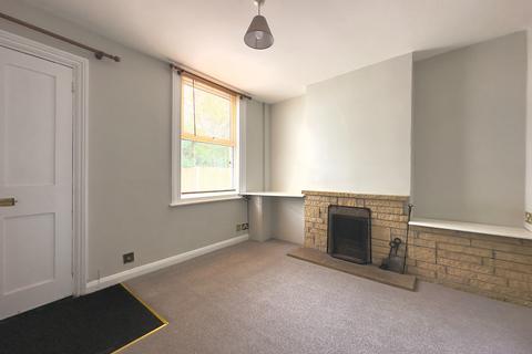 2 bedroom terraced house to rent, Livingstone Road, Newbury, RG14