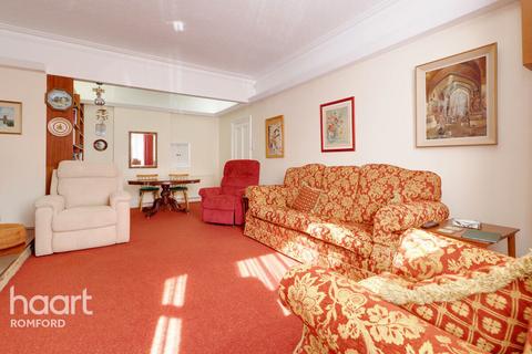 17 Erroll Road, Romford, RM1 3DJ