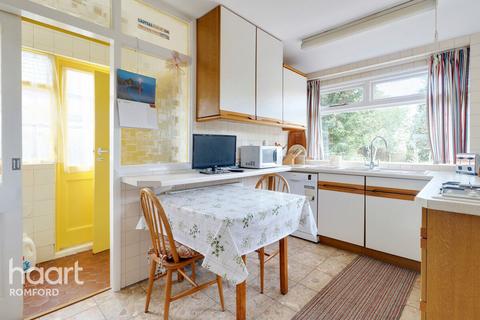17 Erroll Road, Romford, RM1 3DJ