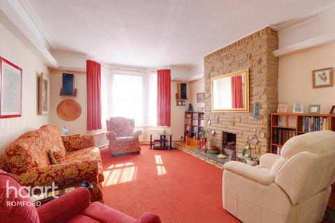 17 Erroll Road, Romford, RM1 3DJ