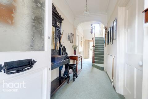 17 Erroll Road, Romford, RM1 3DJ