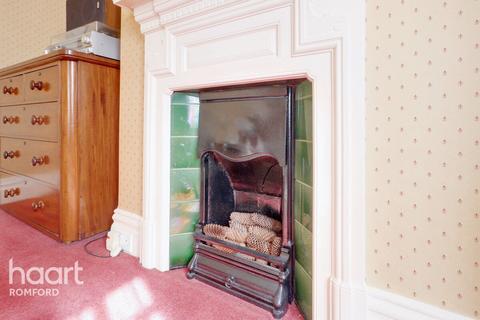 17 Erroll Road, Romford, RM1 3DJ