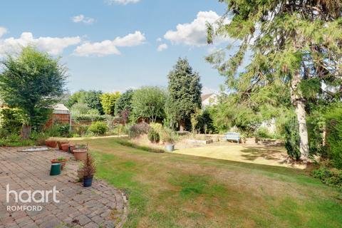 17 Erroll Road, Romford, RM1 3DJ