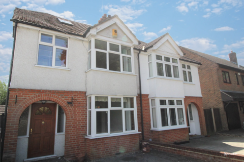 4 bedroom semi-detached house to rent, Woodman Road, Warley, CM14