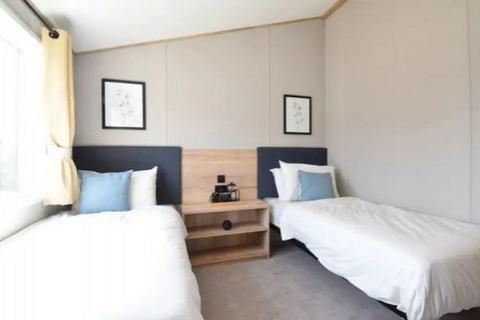 2 bedroom lodge for sale, Seaview Avenue, West Mersea CO5