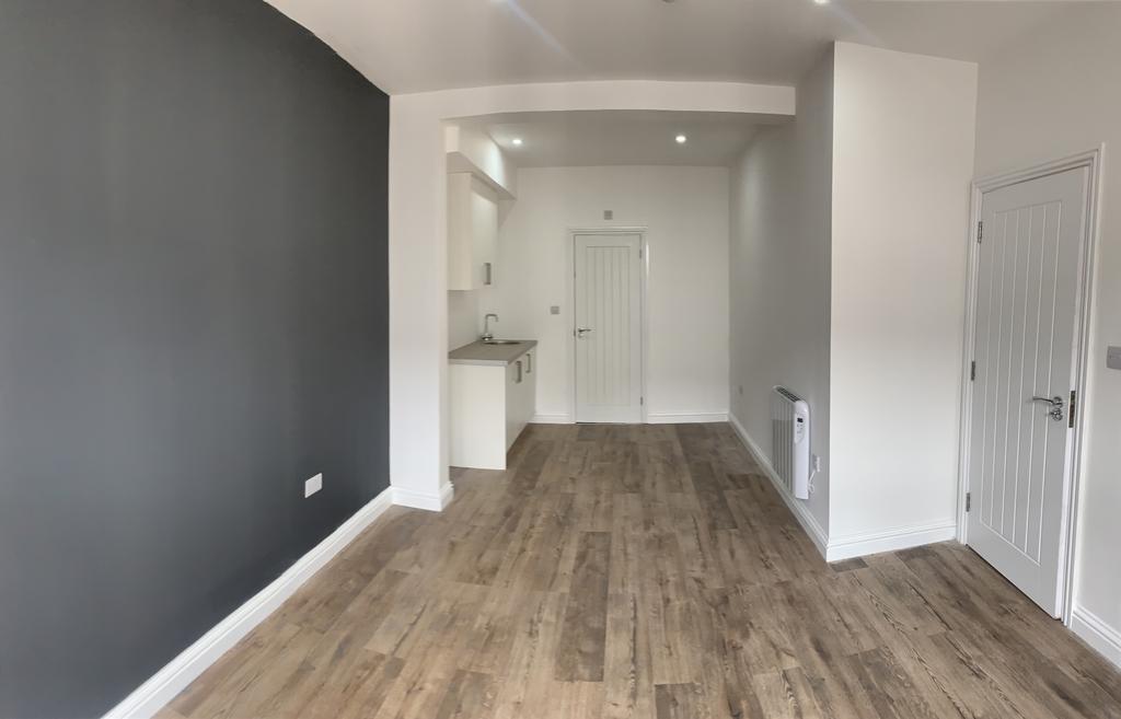 Large Room In the HMO Property in Southall.