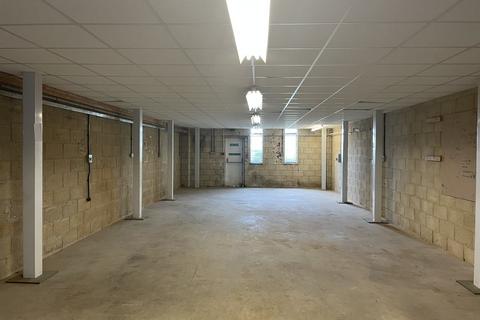 Industrial unit to rent, Unit 4 Tetbury Industrial Estate, Cirencester Road, Tetbury, GL8 8EZ