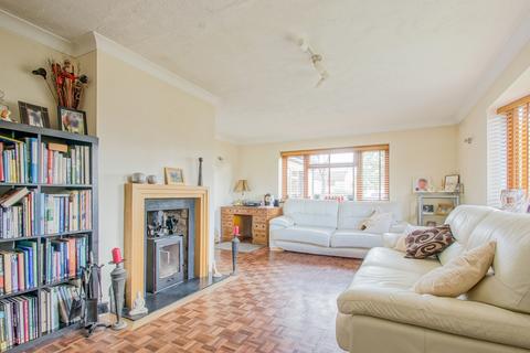 3 bedroom detached bungalow for sale, Arkell Avenue, Carterton, Oxfordshire, OX18