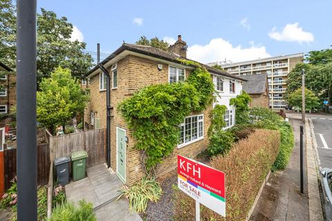 4 Redan Terrace, London, SE5 9DY