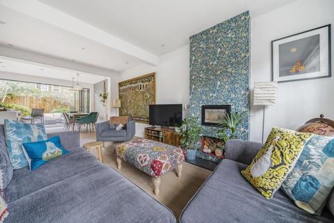 4 Redan Terrace, London, SE5 9DY