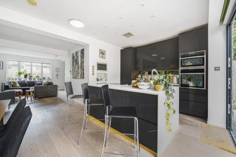 4 Redan Terrace, London, SE5 9DY