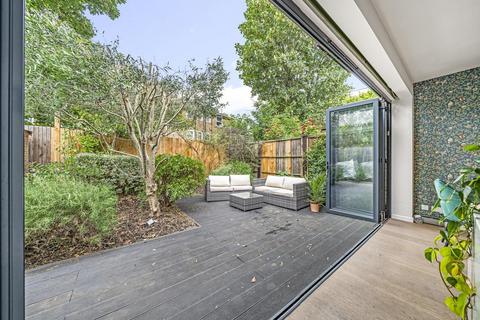 4 Redan Terrace, London, SE5 9DY