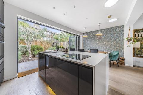 4 Redan Terrace, London, SE5 9DY