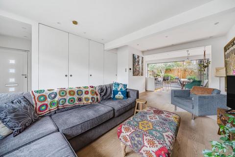 4 Redan Terrace, London, SE5 9DY
