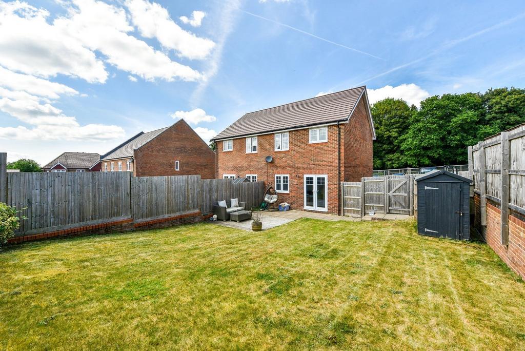 Nelson Drive, Medstead, Alton, Hampshire 2 bed house for sale £150,000