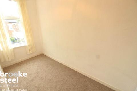 2 bedroom terraced house to rent, Church Street, Dukinfield
