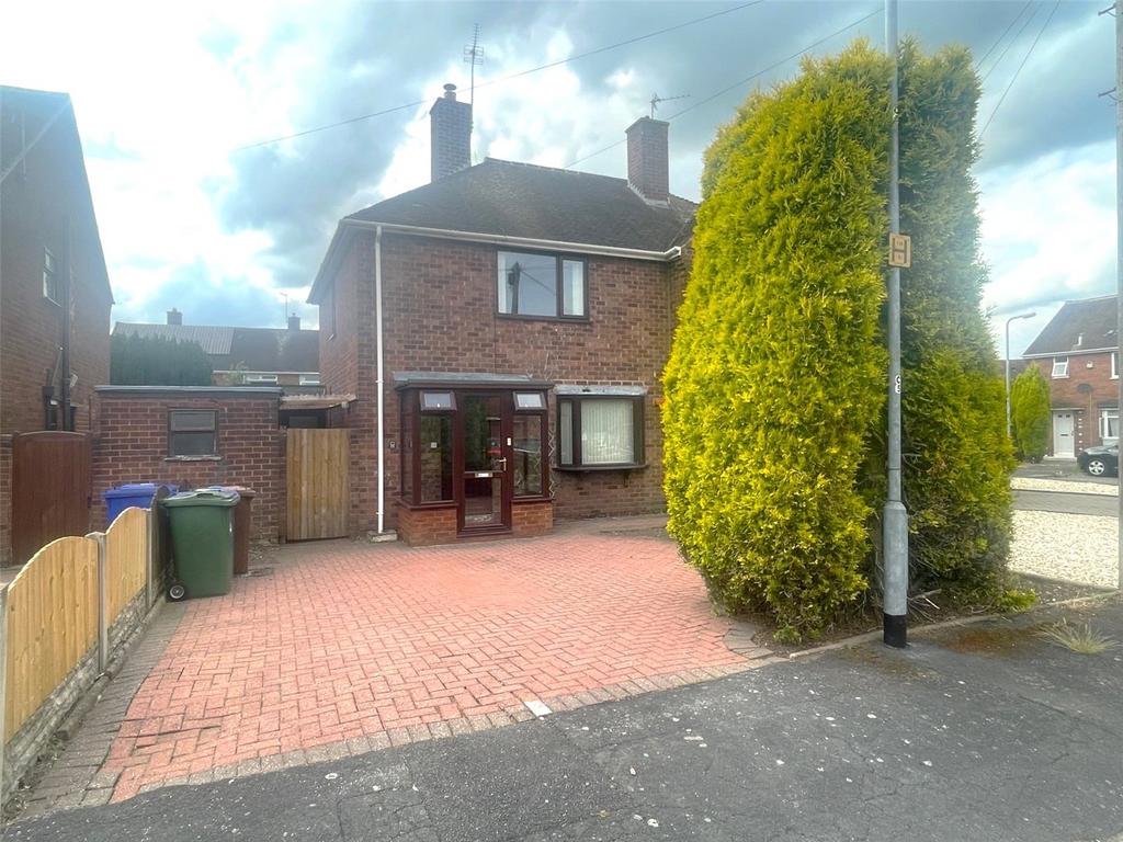 Trent Road, Cannock, Staffordshire, WS11 2 bed semidetached house for