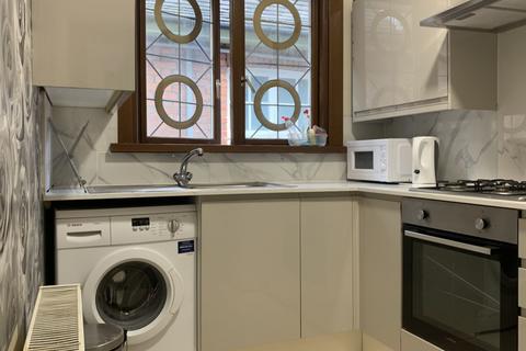 House share to rent, Staverton Road, Willesden Green, NW2