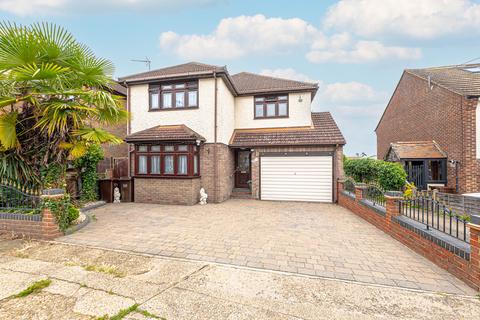 4 bedroom detached house for sale, Gifford Road, Benfleet, SS7