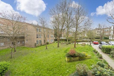 2 bedroom apartment for sale, Cheriton Close, Ealing