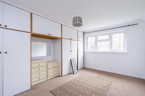 8 Cheriton Close, London, W5 1TR