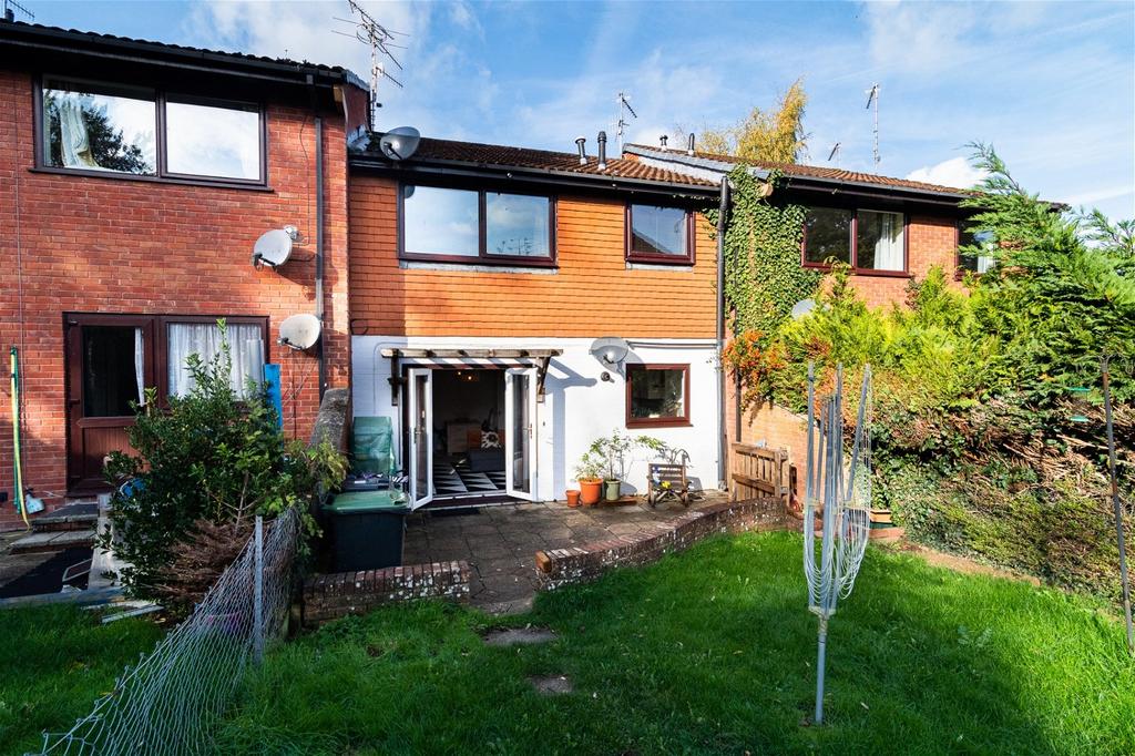 Henbury View Road, Corfe Mullen, Wimborne, BH21 3TP 2 bed ground floor