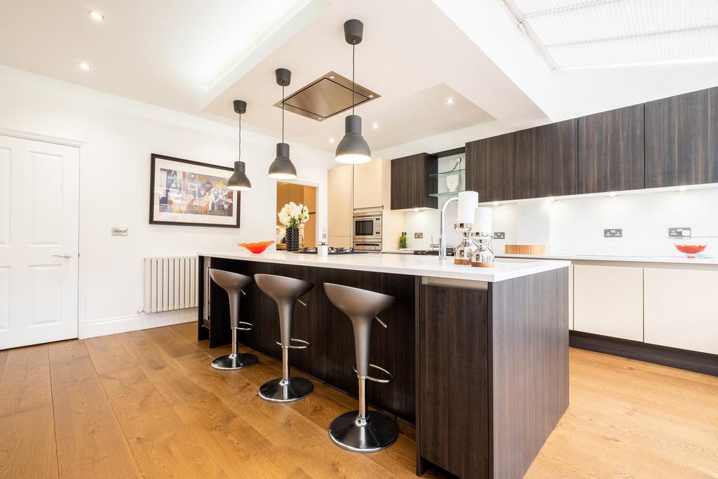 Hastings Place, Lytham St. Annes, FY8 4 bed townhouse for sale £750,000
