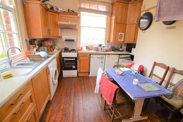 Breakfast/kitchen
