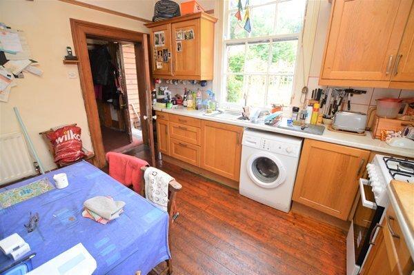 Breakfast/kitchen