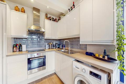 2 bedroom apartment to rent, St James's Road, London, SE1