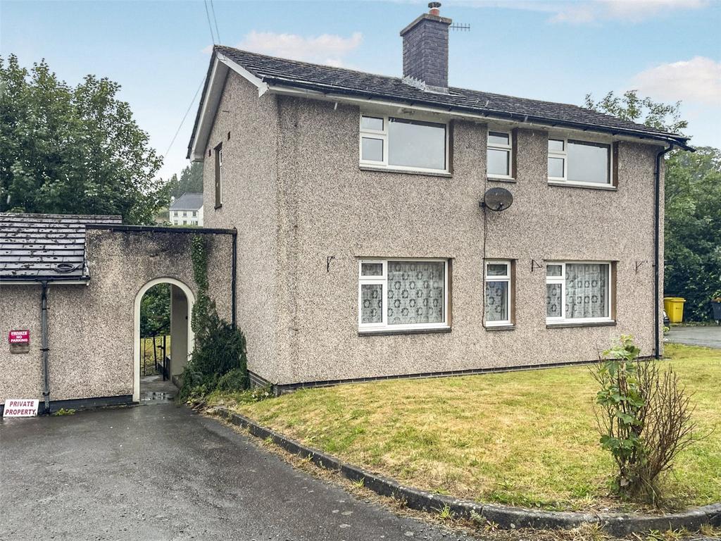 Parsons Bank, Llanfair Caereinion, Welshpool, Powys, SY21 3 bed house