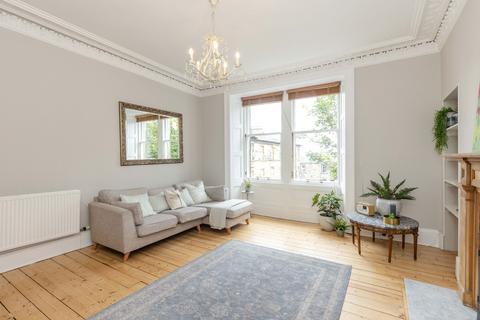30/5 Summerside Place, Edinburgh, EH6 4NY