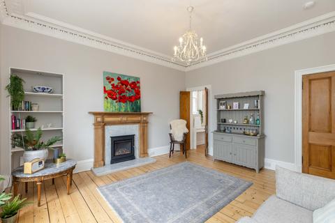 30/5 Summerside Place, Edinburgh, EH6 4NY