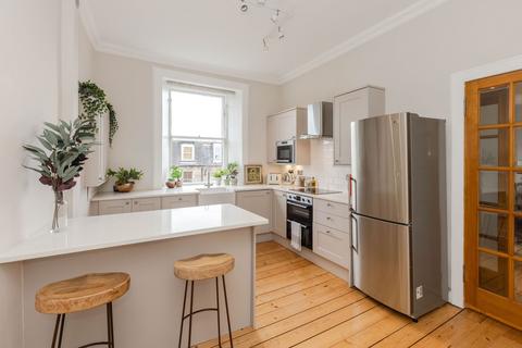 30/5 Summerside Place, Edinburgh, EH6 4NY