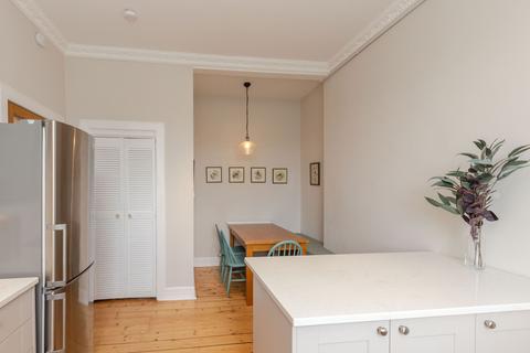30/5 Summerside Place, Edinburgh, EH6 4NY