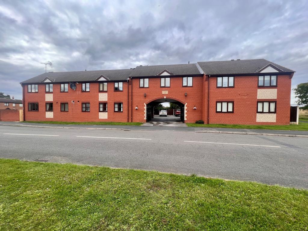 Tranmoor Court, Parkway, Armthorpe... 2 bed apartment £575 pcm (£133 pw)