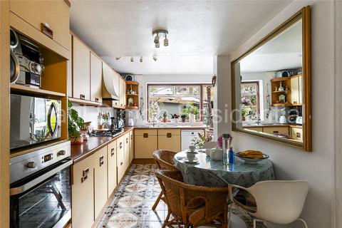 168 Roslyn Road, London, N15 5JJ