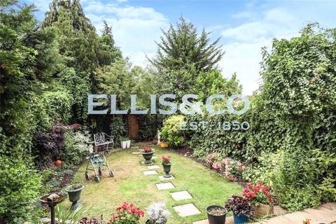 82 Daryngton Drive, Greenford, UB6 8BL