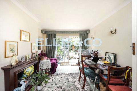 82 Daryngton Drive, Greenford, UB6 8BL