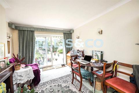 82 Daryngton Drive, Greenford, UB6 8BL
