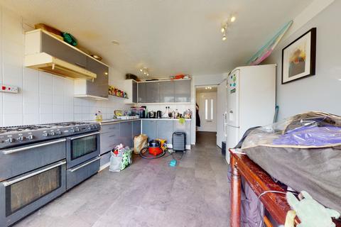 58 Kent Close, Mitcham, CR4 1XP