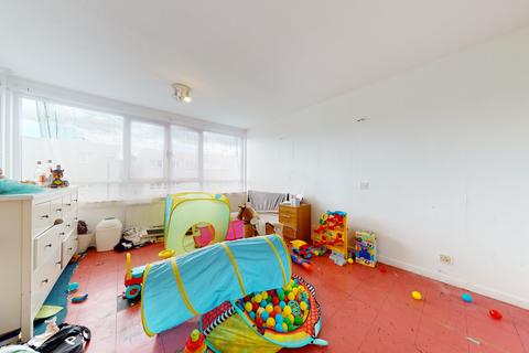 58 Kent Close, Mitcham, CR4 1XP