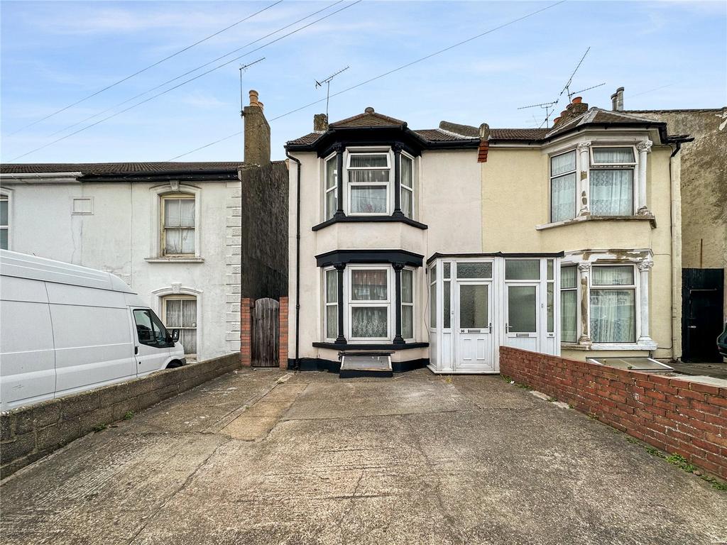 Nelson Road, Gillingham, Kent, ME7 3 bed semidetached house for sale