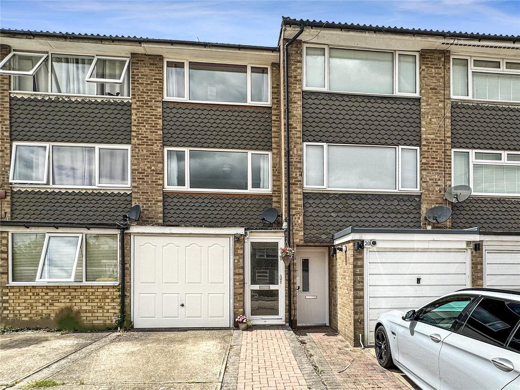 Caldew Avenue, Gillingham, Kent, ME8 3 bed terraced house for sale £